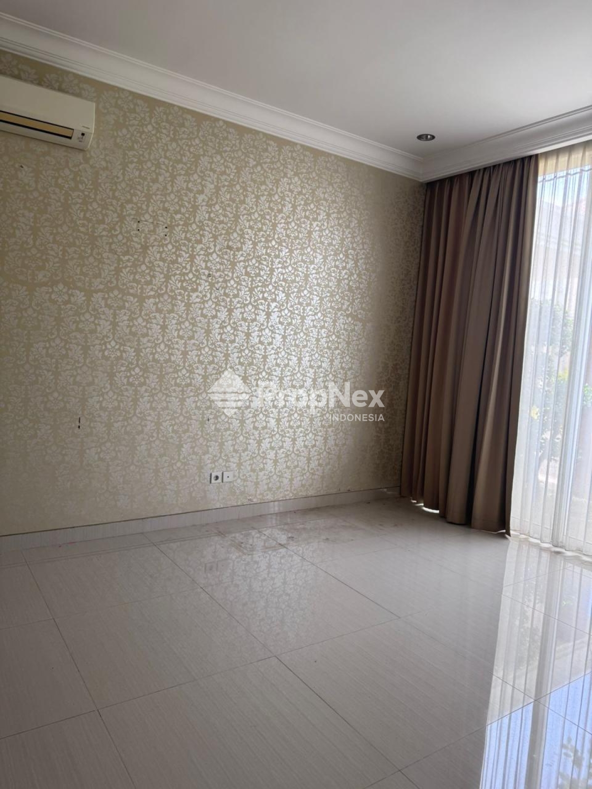 La Ritz Wood Pakuwon Indah — foto 8